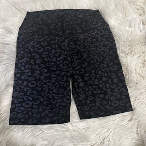 ⬇️$30 Zyia black and animal print‎ bike shorts size L